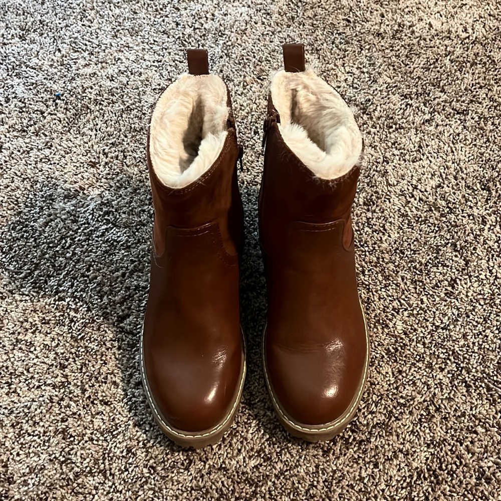 brown boots